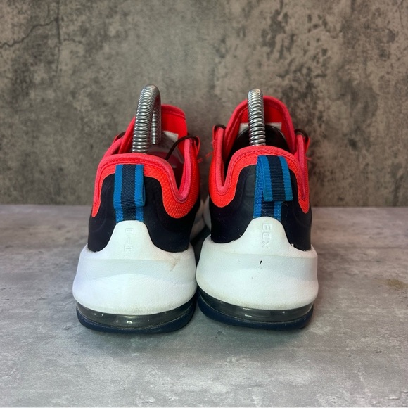 Nike Air Max Axis Running Shoes Womens sz 7.5 - black/red - Picture 4 of 6